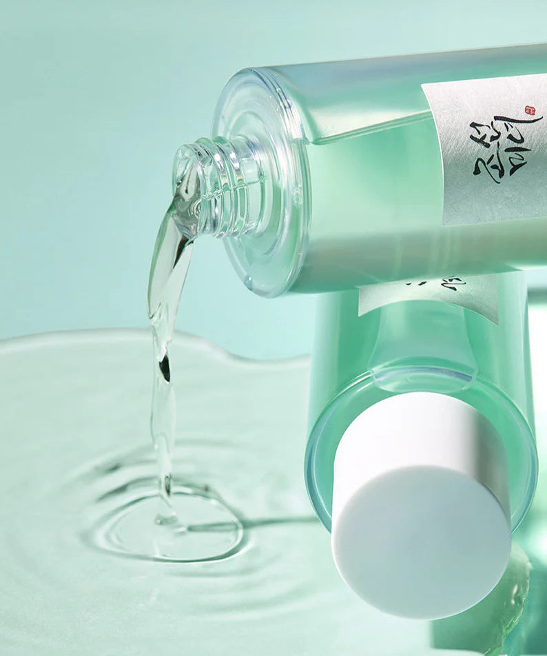 Ексфолиращ тонер с AHA и BHA, който почиства порите, изглажда текстурата и изравнява тена. Подходящ за мазна, комбинирана и проблемна кожа.