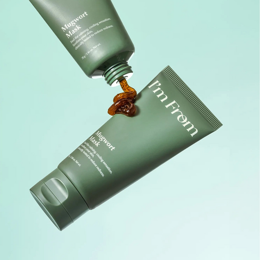 I’m From Mugwort Mask – отмиваща се маска с пелин, зелен чай, женско биле, центела, пантенол и алантоин за зачервена и чувствителна кожа.