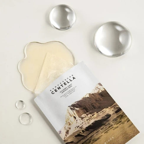 SKIN1004 Centella Sheet Mask хидратира, успокоява и намалява зачервяването. Идеална за чувствителна и дехидратирана кожа.