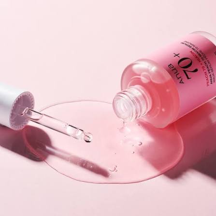  Anua Peach 70 Niacin Serum – озаряващ серум със 70% праскова, ниацинамид, хиалуронова киселина, пантенол и центела за сияен тен.