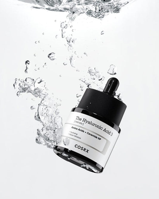 COSRX The Hyaluronic Acid 3 Serum с 3% хиалуронова киселина осигурява дълбока хидратация, укрепва кожната бариера и изглажда фините линии. Подходящ за суха и дехидратирана кожа.
