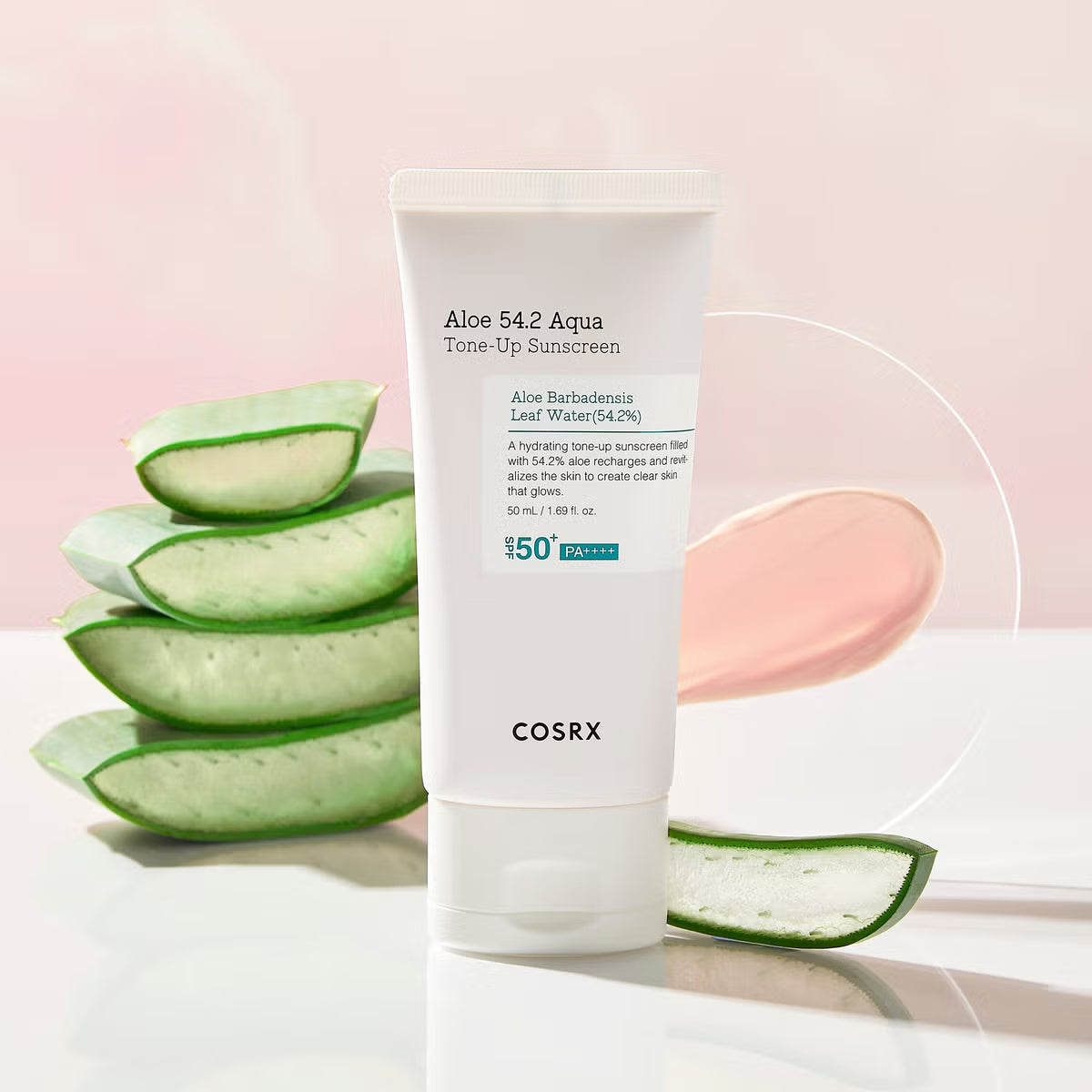 COSRX Aloe 54.2 Aqua Tone-up Sunscreen SPF50+ PA++++ осигурява много висока UV защита, хидратира и успокоява кожата с алое вера, като изравнява тена с лек озаряващ ефект. Подходящ за ежедневна употреба.