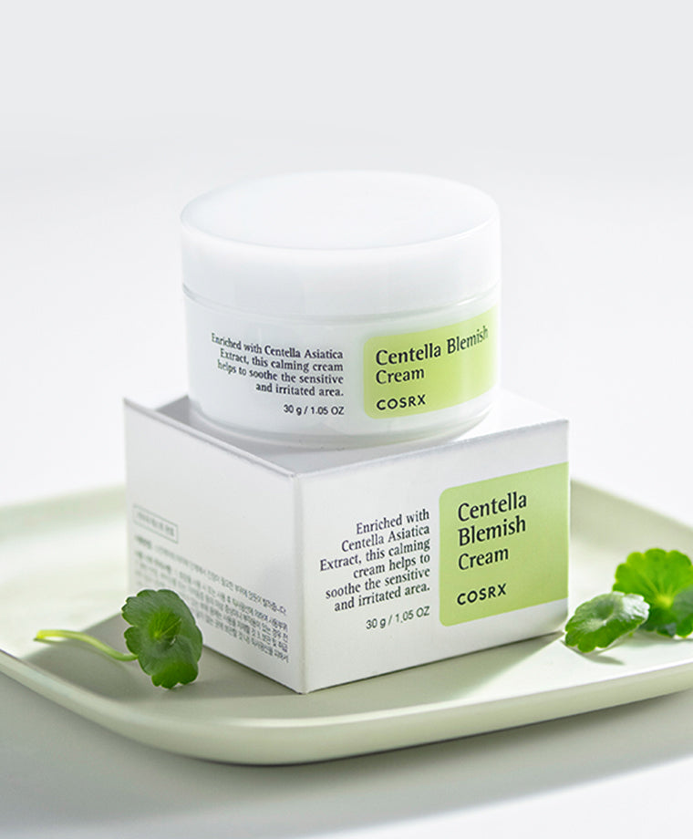 COSRX Centella Blemish Cream с Centella Asiatica успокоява зачервяването, подпомага възстановяването на кожата и намалява несъвършенствата. Подходящ за чувствителна и проблемна кожа.