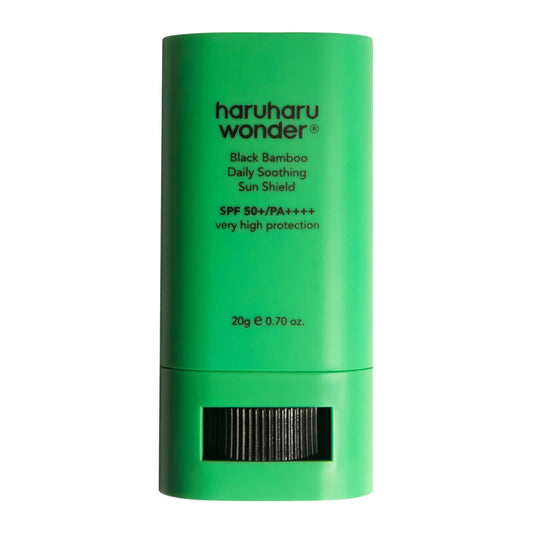 Haruharu Wonder Black Bamboo Daily Soothing Sun Shield – компактен слънцезащитен продукт с UV филтри и черен бамбук за лека, удобна и ежедневна SPF защита.
