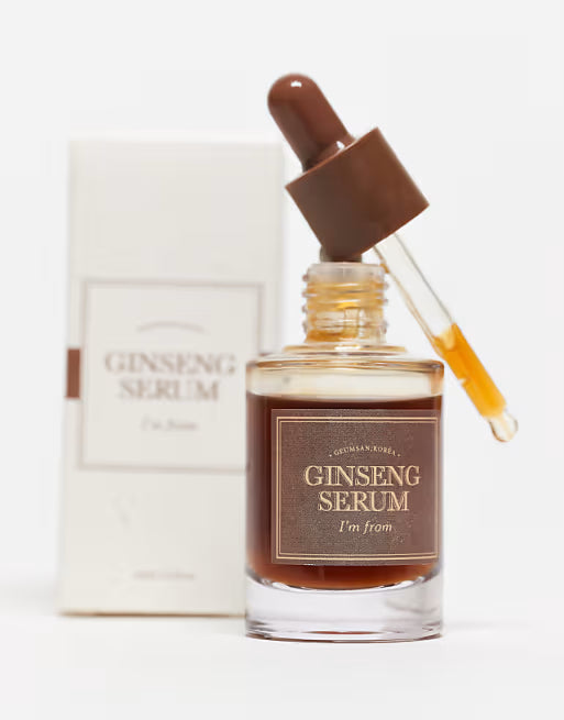 I’m From Ginseng Serum – ревитализиращ серум с червен женшен, зелен чай, женско биле, хиалуронова киселина и аденозин за сияйна и еластична кожа.