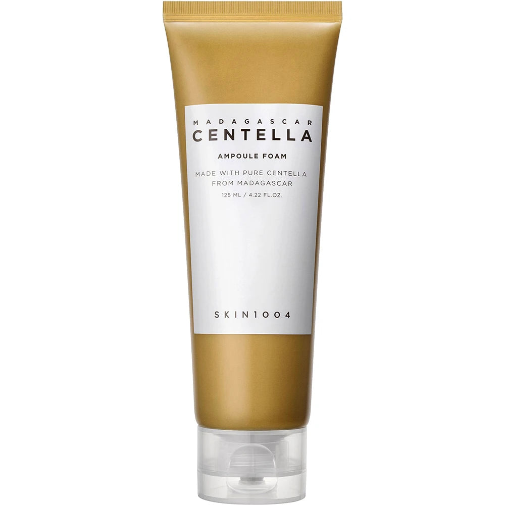 SKIN1004 Centella Ampoule Foam почиства нежно, успокоява и поддържа хидратацията. Подходящ за чувствителна, суха и комбинирана кожа.