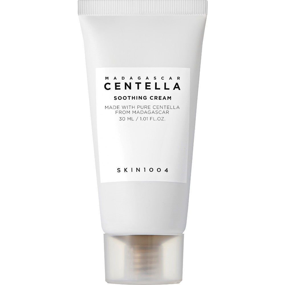 SKIN1004 Centella Soothing Cream успокоява, хидратира и укрепва бариерата със серамиди и центела. Подходящ за чувствителна и зачервена кожа.