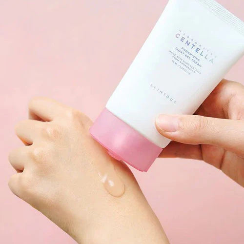 SKIN1004 Poremizing Light Gel Cream контролира себума, свива порите и хидратира без тежест с центела и ниацинамид. Подходящ за мазна и комбинирана кожа.