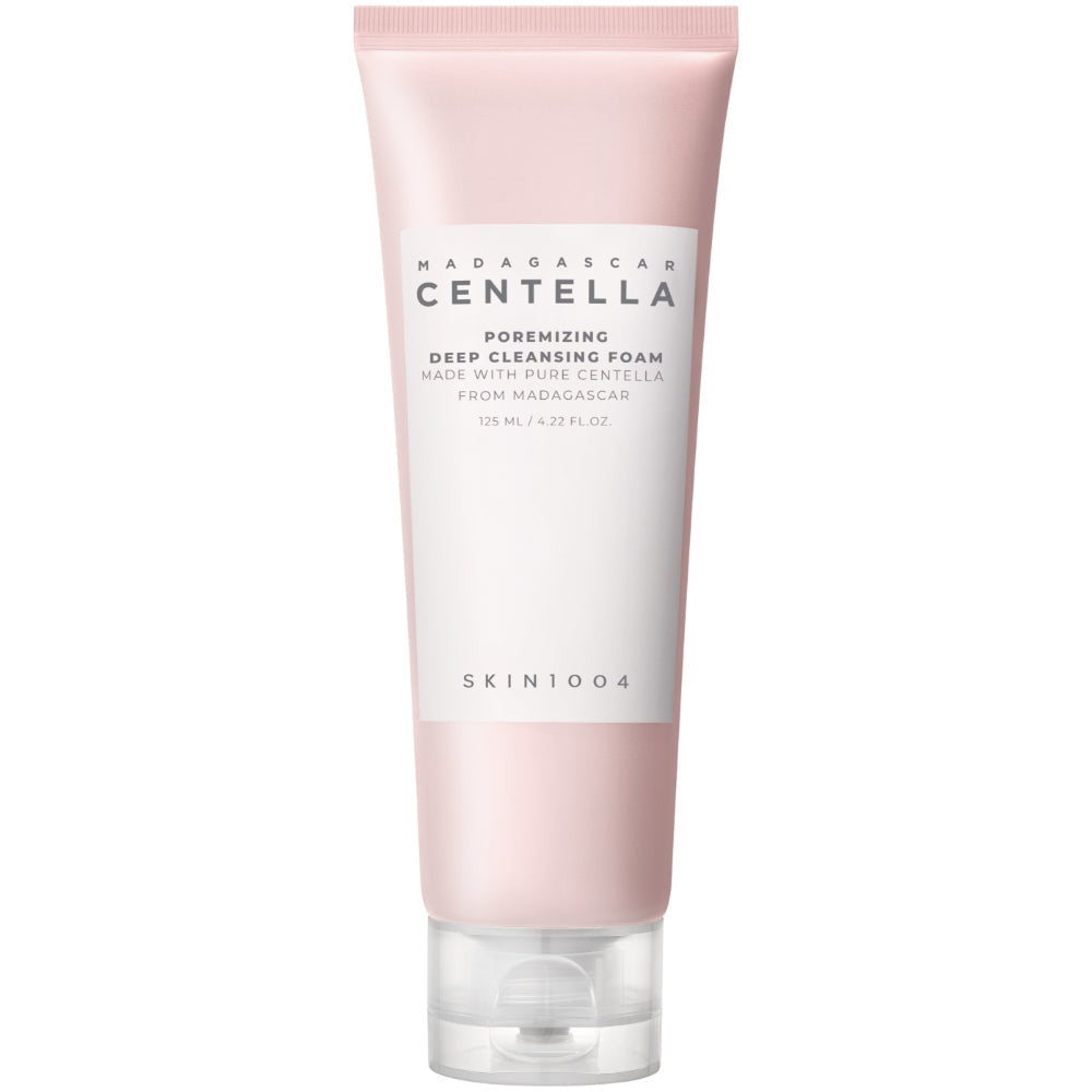 SKIN1004 Poremizing Deep Cleansing Foam почиства порите, контролира себума и изглажда кожата с глина и центела. Подходяща за мазна и комбинирана кожа.